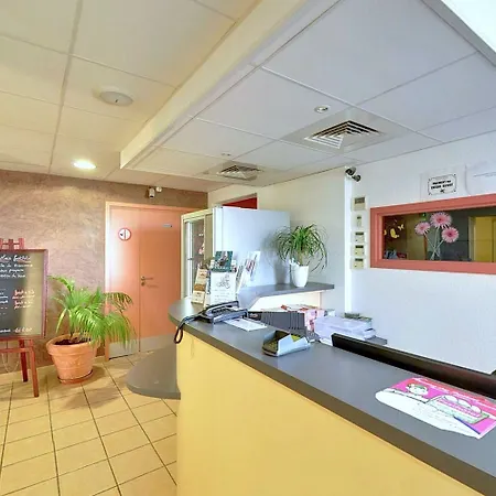 Ibis Budget Lunel Porte De Camargue Hotel *