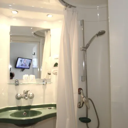 Hotel Ibis Budget Lunel Porte De Camargue