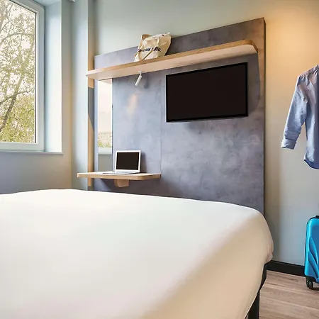 Ibis Budget Lunel Porte De Camargue *