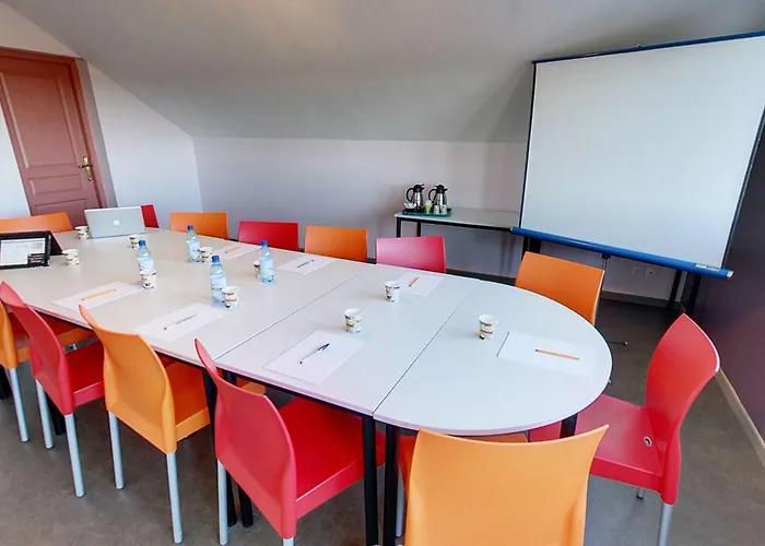 Ibis Budget Lunel Porte De Camargue Aimargues